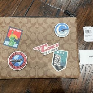 Coach F73075 Large Signature Pouch Travel Patch NYC New York City NWT Org $198